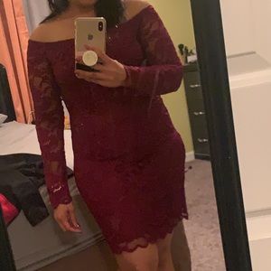 Off shoulder lace dress